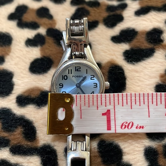FOSSIL F2 Women’s Watch Analog Quartz Battery Stainless Steel Blue Link Band ⌚️ - Picture 5 of 17